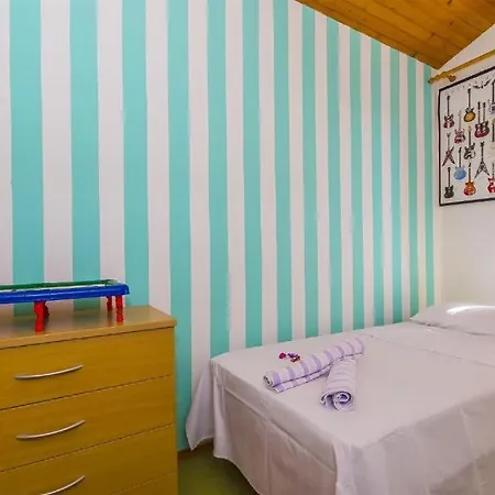 Three Bedroom With Amazing Sea View *