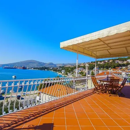 Three Bedroom With Amazing Sea View Appartement *
