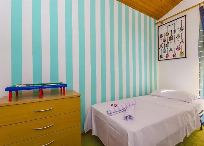 Three Bedroom With Amazing Sea View *