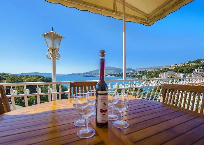 Three Bedroom With Amazing Sea View